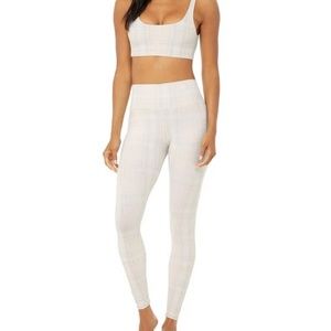 Alo Yoga High-Waist Vapor Set - White Legacy Plaid Size S